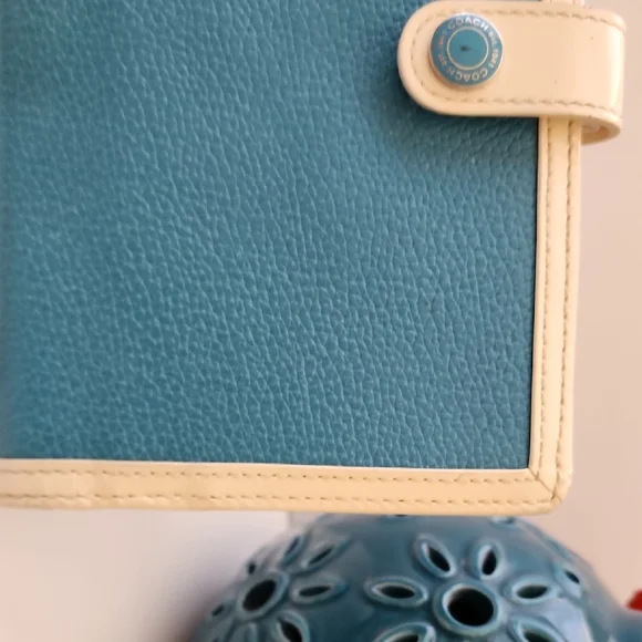 Coach Turquoise and Cream Agenda - Picture 3 of 13